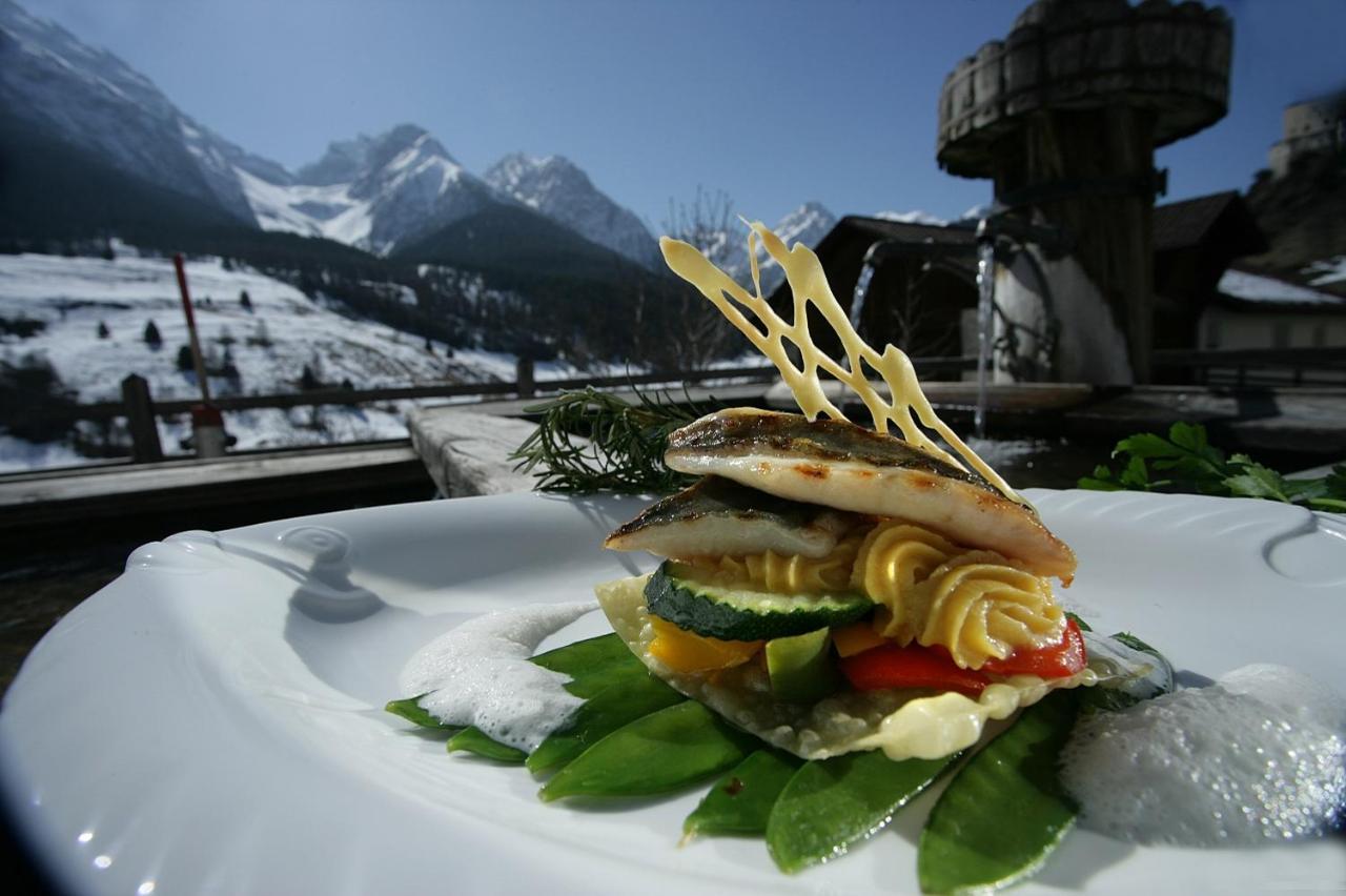 Schlosshotel Chastè Tarasp Exterior foto