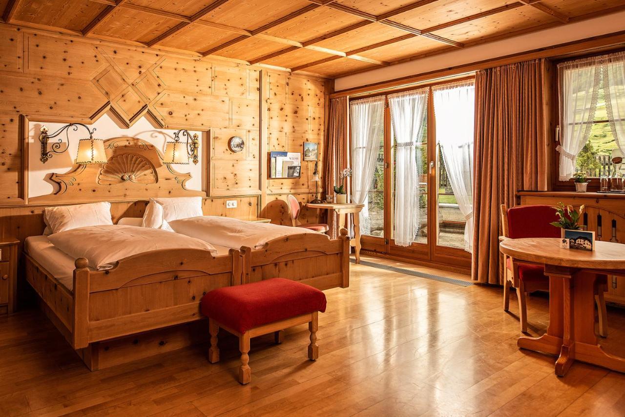 Schlosshotel Chastè Tarasp Zimmer foto